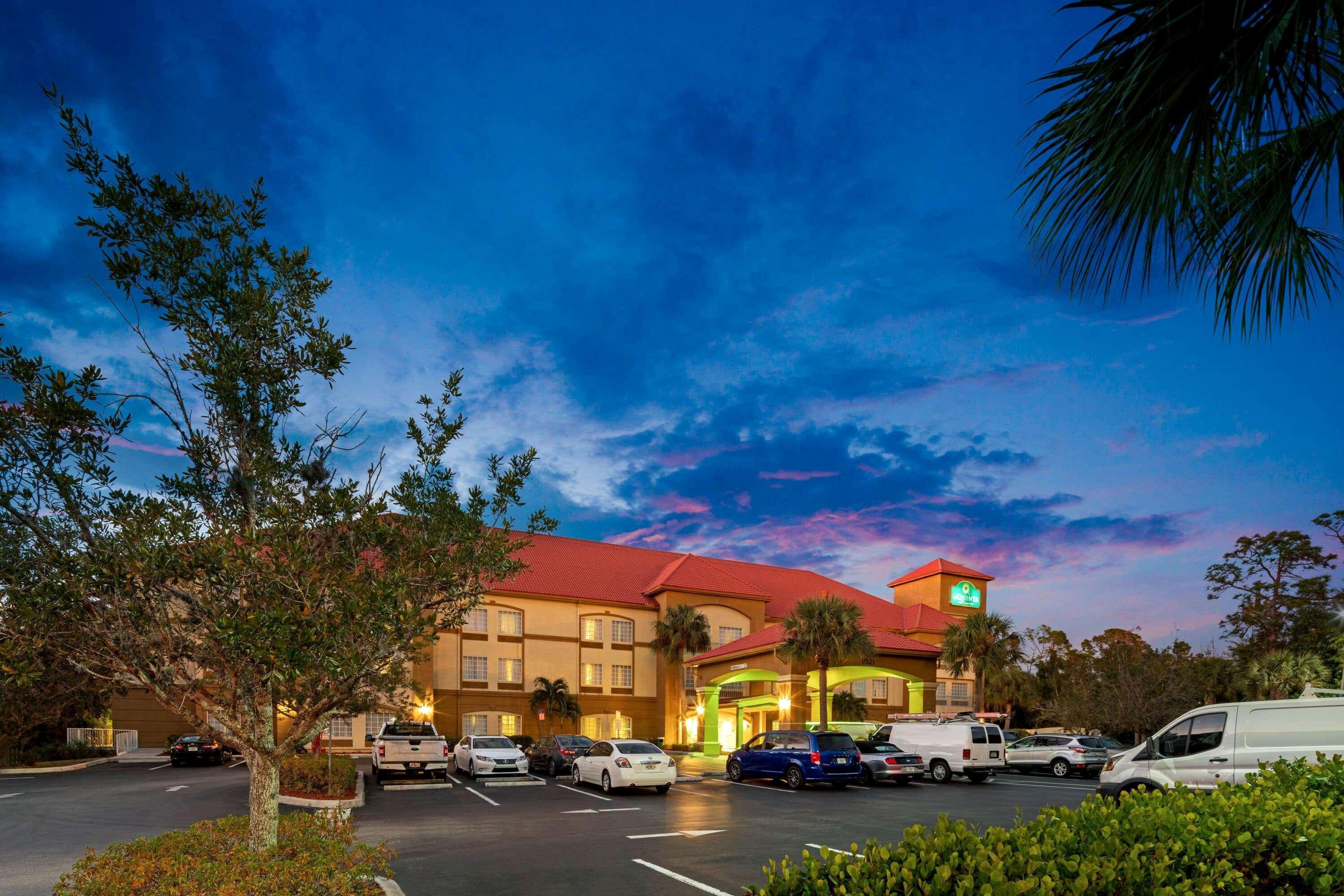 La Quinta Inn And Suites Fort Myers I-75 Exterior foto